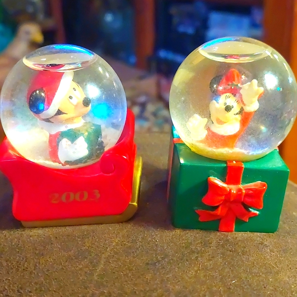 2003 Disney Mickey and Minnie Small Snow Globes JC Penney